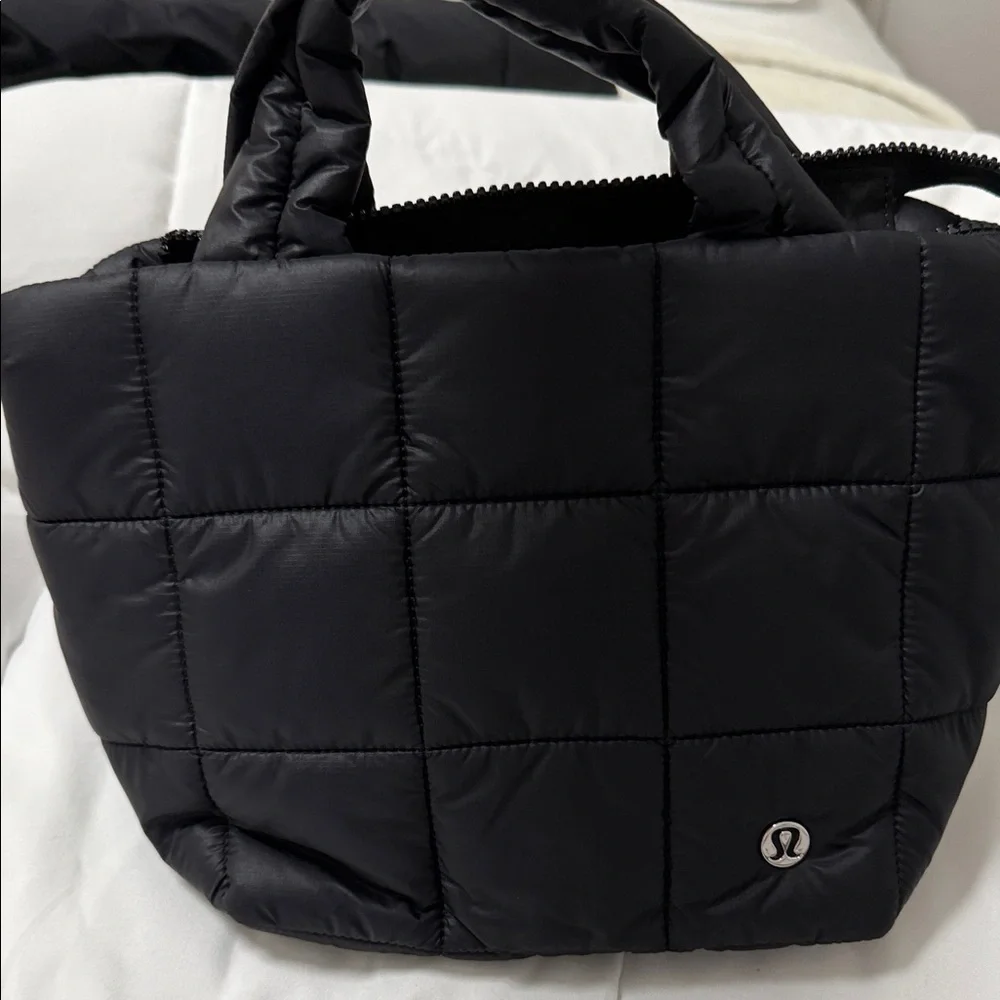 lululemon athletica Black Quilted Crossbody Bag - Picture 4 of 5